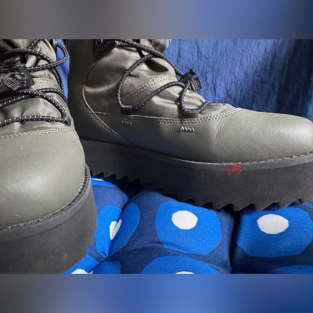 Ugg Classic Rising Toggle Platform Ankle Boots Wo… - image 3